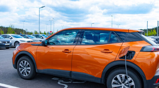voiture électrique peugeot